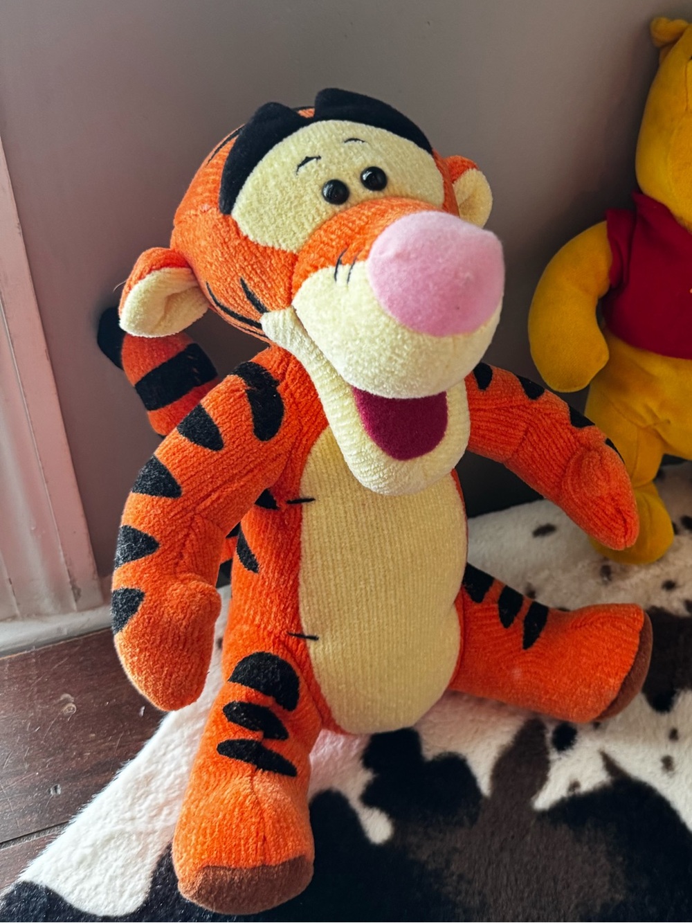 Vintage 2000’s Disney Love to Hug Tigger Plush –  fisher price